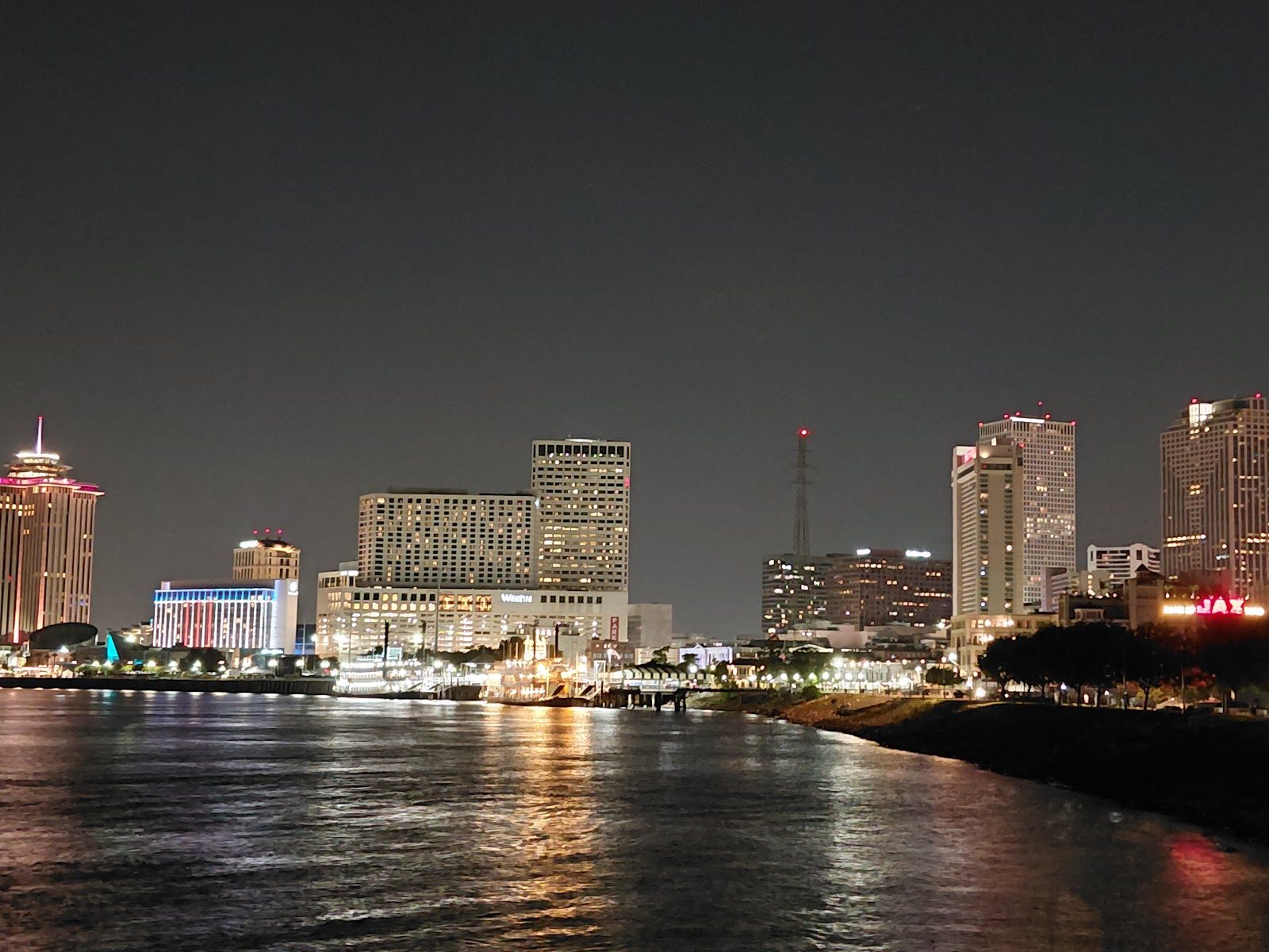 Mississippi River Levee Path (Riverbend section), New Orleans